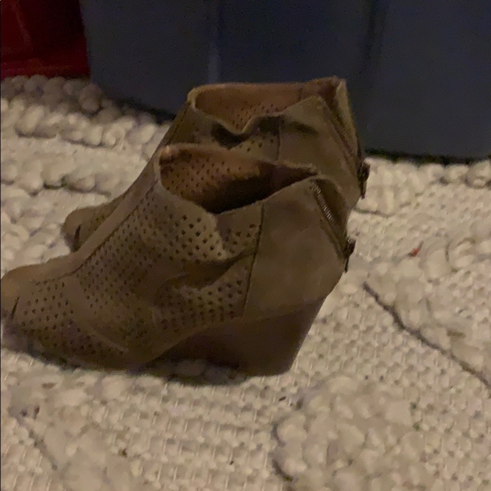 Wedge sandals